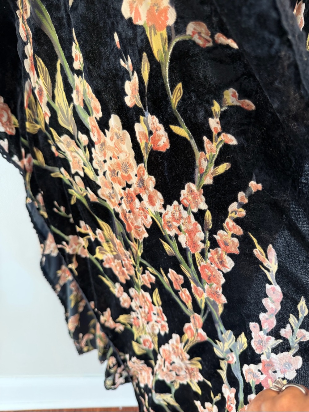 Natural Life Kimono Black floral velvet burnout Open kimono women’s Onesize - Picture 5 of 7